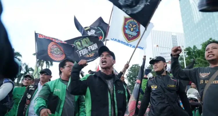 Ojek Online Unjuk Rasa