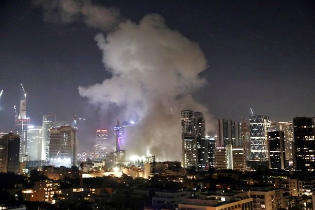 Tel Aviv Dihantam Rudal Iran