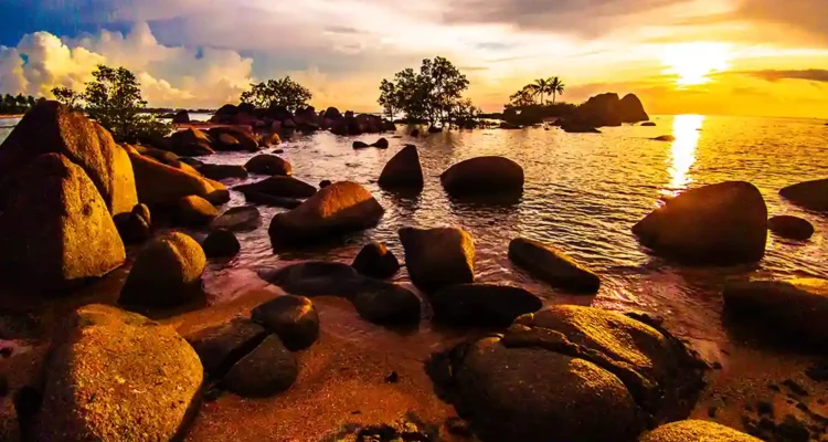 Wisata di Kalimantan Barat, Surganya Alam dan Budaya
