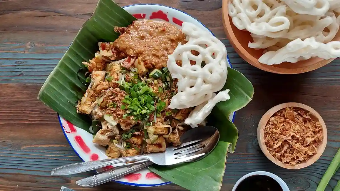 Resep Nasi Lengko Cirebon yang Sederhana Namun Kaya Rasa