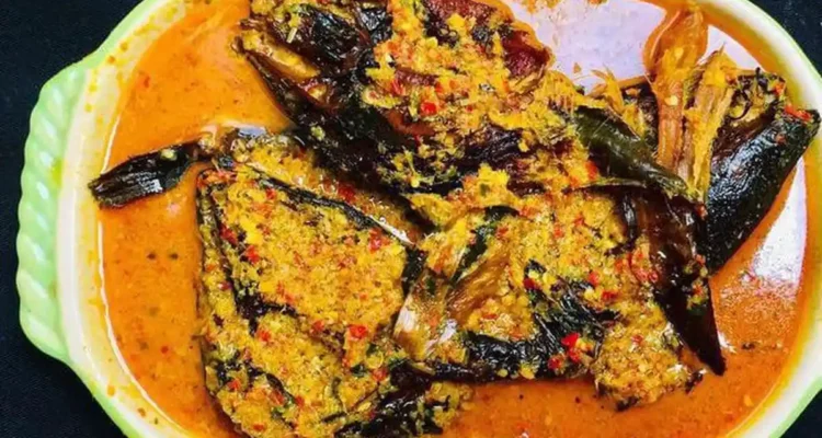Memasak Ikan Sale yang Gurih, Wangi Asapnya Bikin Nasi Cepat Habis